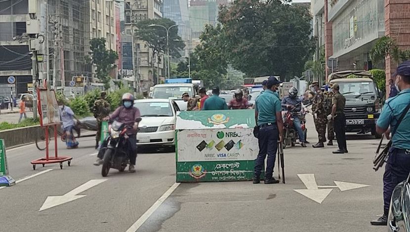 গুলশানে সেনাবাহিনীর চেকপোস্ট  ( জাহিদ রাকিব)