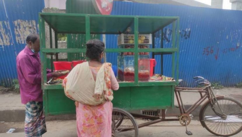 গরমের শরবত বিক্রেতা ( সুলতানা আক্তার )