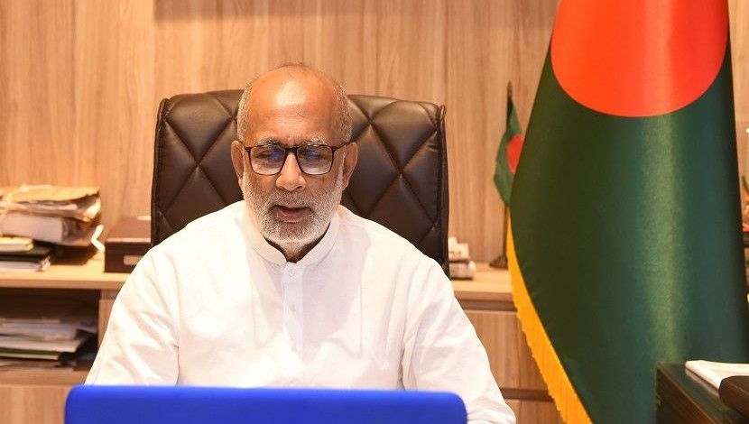 মৎস্য ও প্রাণিসম্পদ মন্ত্রী শ ম রেজাউল করিম, এমপি মঙ্গলবার (৩১ আগস্ট) পিরোজপুর সদর উপজেলা পরিষদের শহীদ ওমর ফারুক মিলনায়তনে জন্মাষ্টমী উপলক্ষ্যে হিন্দু ধর্মীয় কল্যাণ ট্রাস্টের উদ্যোগে আয়োজিত আলোচনা ও প্রার্থনায় বক্তব্য রাখেন। ছবি: পিআইডি