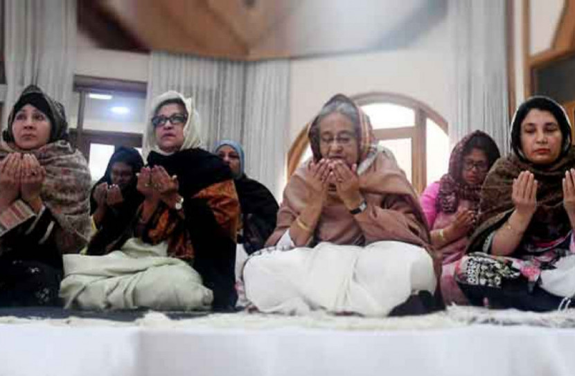 আখেরি মোনাজাতে অংশ নিলেন প্রধানমন্ত্রী
