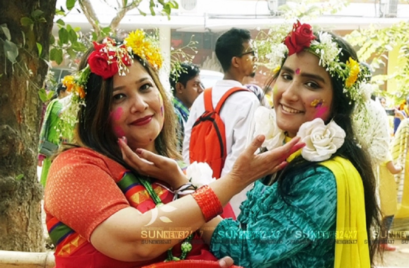 বসন্ত, না কি ভালবাসা দিবসের আবেদন?