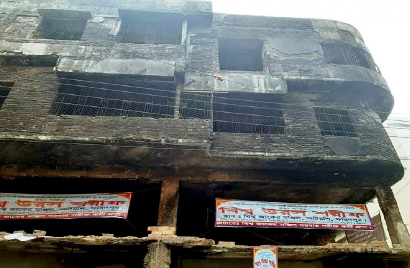 চুড়িহাট্টা-নিমতলী অগ্নিকাণ্ডে প্রাণ যায় শত মানুষের, সরে না রাসায়নিকের ব‍্যবসা