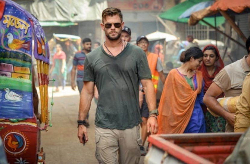হলিউডের ‘ঢাকা’ এখন ‘এক্সট্রাকশন’