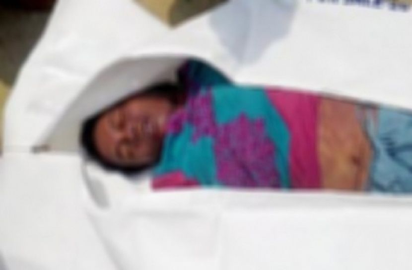 ঘরে স্ত্রীর মরদেহ রেখে স্বামী উধাও