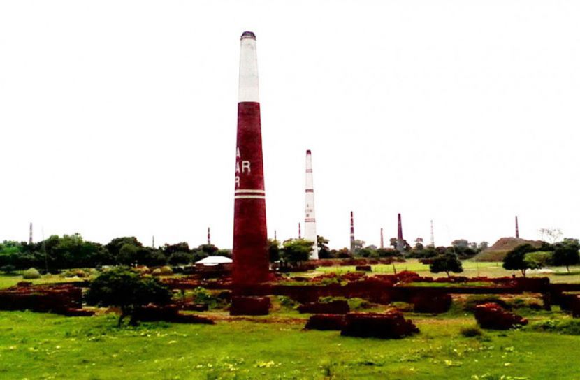 পাবনার এক ইউনিয়নে ৫২ ইটভাটা!