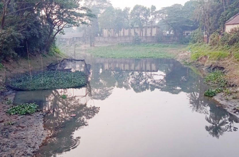 পলি জমে ভরাট হচ্ছে কাটাখালী-মুন্সীরহাট খাল