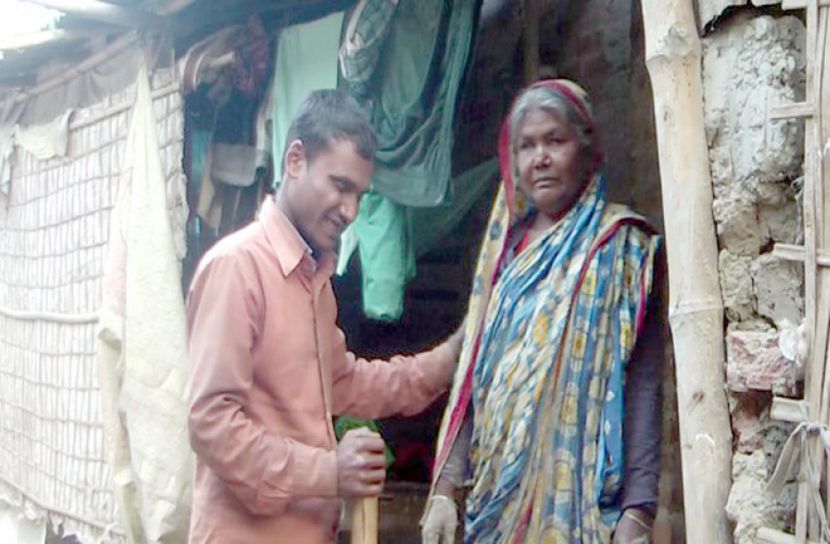 ‘হামাক ঘর তো দিল না, হামার গরুও নিলো টাকাও নিলো’