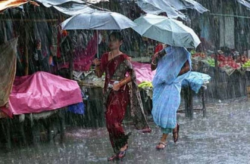 সারাদেশে হালকা থেকে মাঝারি বৃষ্টি
