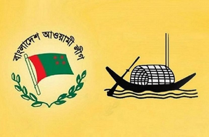 ঘাত-প্রতিঘাত পেরিয়ে চলছে নৌকা