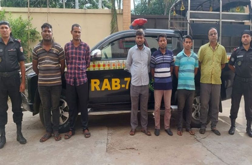 আসলের হাতে ভুয়া র‍্যাব গ্রেপ্তার 