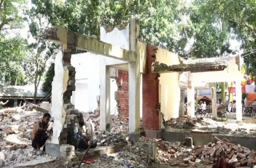 দরপত্র ছাড়াই ভাঙছে সাব রেজিস্ট্রার অফিস ভবন