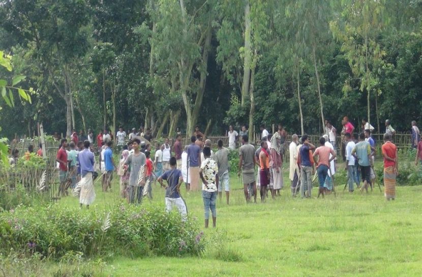 গোরস্থানের জমির দখল নিয়ে সংঘর্ষে আহত ১০