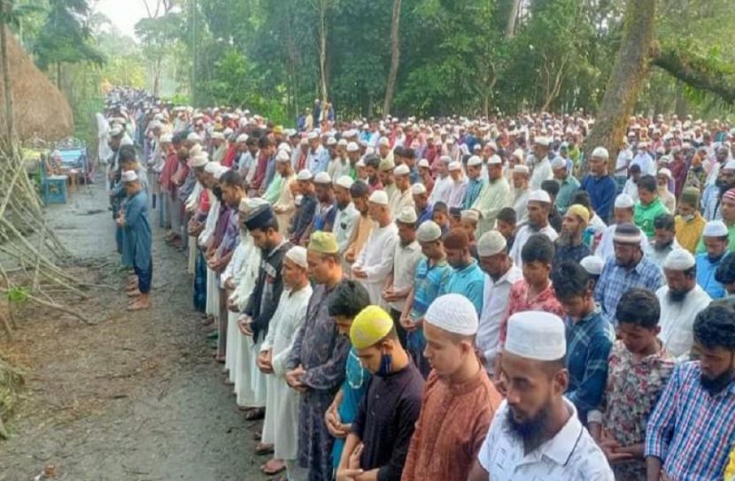 ড্রেজার ডুবে নিহত ৮ শ্রমিকের ৪ জনের দাফন সম্পম্ন