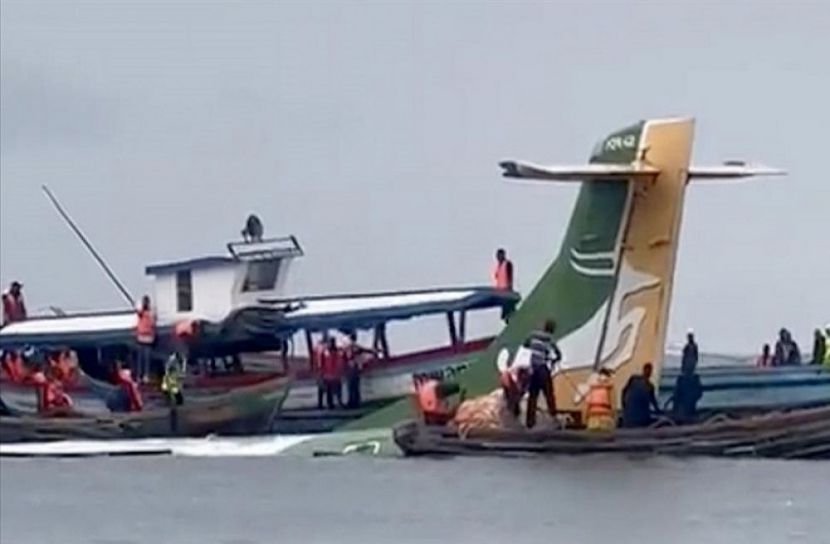 প্লেন বিধ্বস্তে নিহত বেড়ে ১৯