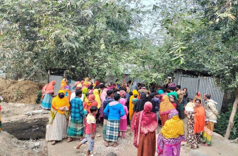 বৃদ্ধার গলাকাটা লাশ উদ্ধার