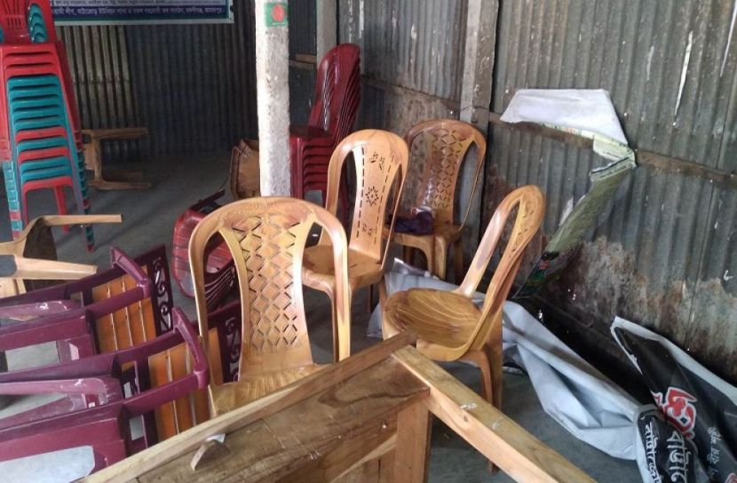 বকশীগঞ্জে আ’লীগের অফিস ভাঙচুর