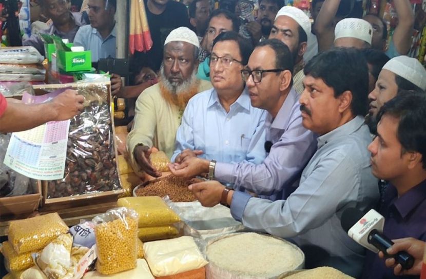বাজারে পণ্যের ঘাটতি নেই