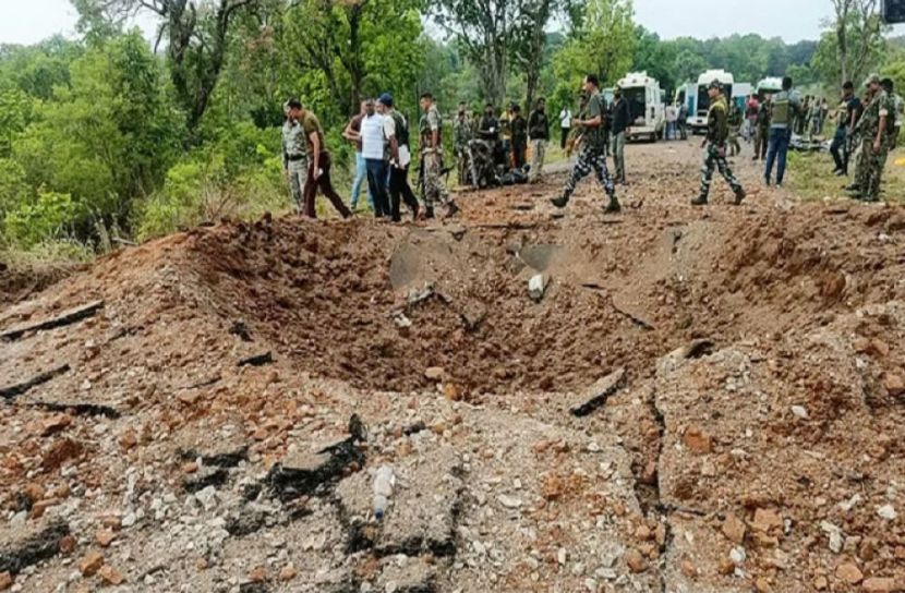 ভারতে মাওবাদীদের বোমা হামলায় নিহত ১১