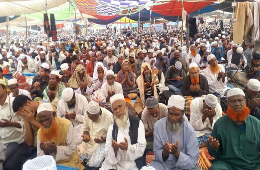 আখেরি মোনাজাতে ছুটছেন মুসল্লিরা