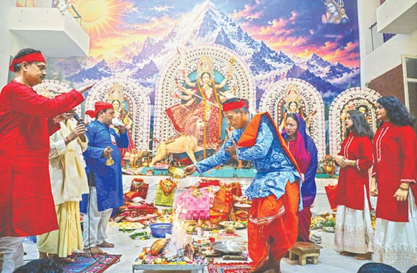 বিদায়ের অশ্রু আর ঢাকের সুরে শেষ হলো দুর্গোৎসব