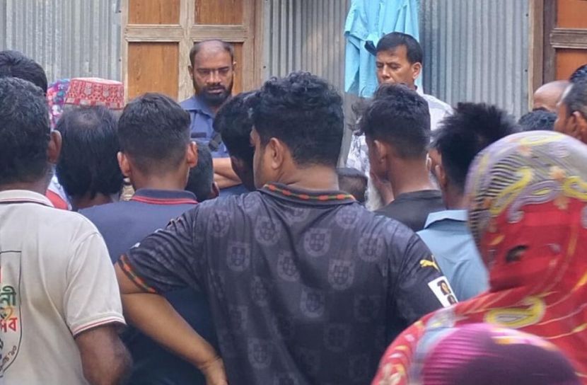 অভিমানে নারীর আত্নহত্যা, ঝুলন্ত মরদেহ উদ্ধার
