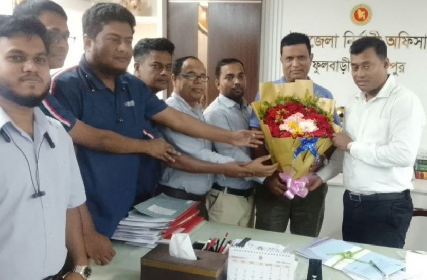 ফুলবাড়ী ইউএনও’র সঙ্গে প্রাণ বঙ্গ মিলার্সের কর্মকর্তাদের সাক্ষাৎ