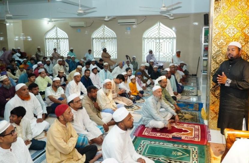 রাজশাহীর কাজীহাটা নতুন মসজিদ পরিদর্শনে রাসিক প্রশাসক